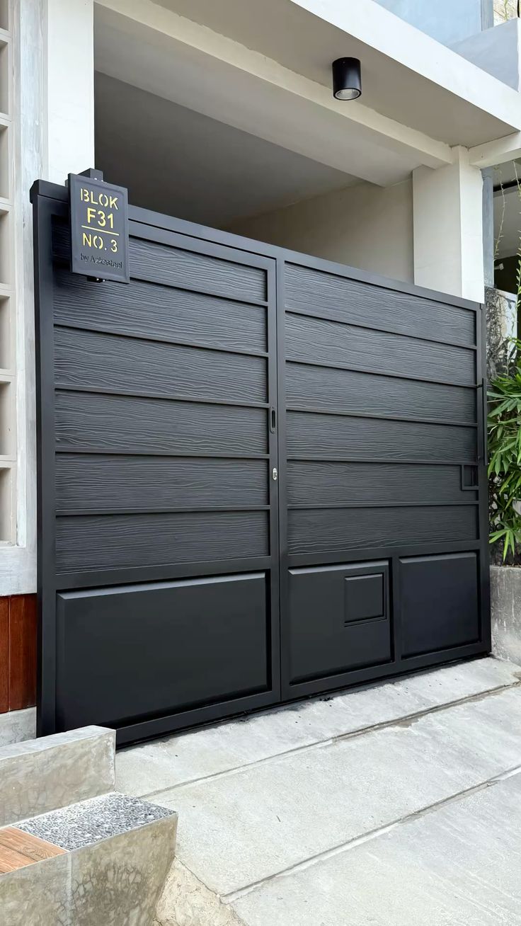 Pagar besi custom hasil pekerjaan DESIGN MANUFAKTUR di Cibinong Bogor